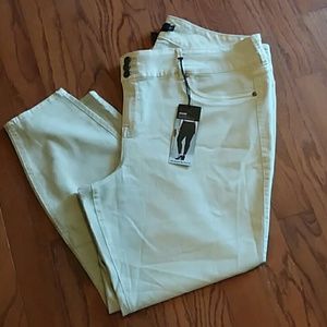 Torrid off white jeggings